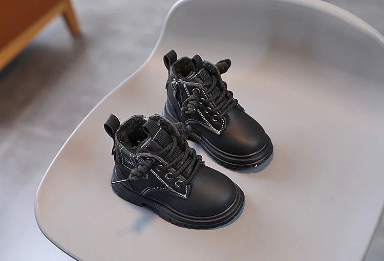 New Children's Fashion Boots Winter Thickened Boys Girls' Anti Slip Warm Leather Boots Side Zipper Solid Color Kids Casual Shoes